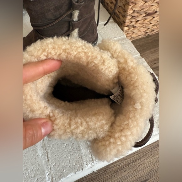 Ugg Caspia Ankle Short Shearling Leather Brown Lace Up Boots Womens Sz 8 - Picture 5 of 11